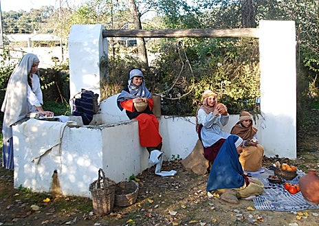 Imagen secundaria 1 - Éste es el belén viviente de escenas congeladas que podrás ver en un pueblo mágico de Huelva