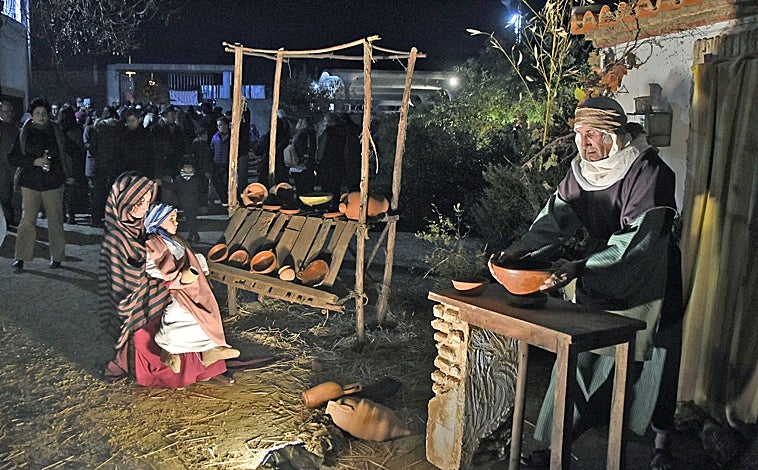 Imagen principal - Éste es el belén viviente de escenas congeladas que podrás ver en un pueblo mágico de Huelva