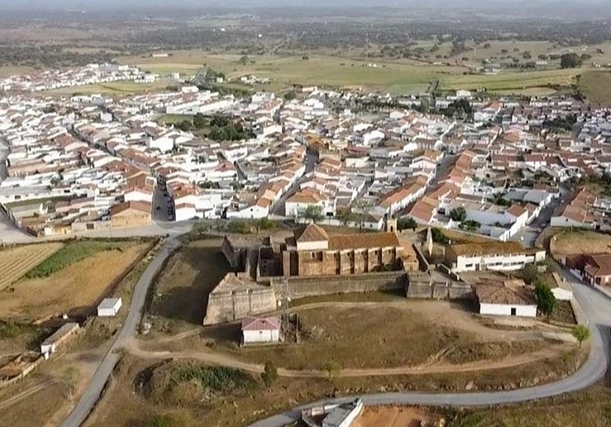 Vista aérea del curioso pueblo de Huelva que muchos desconocen y cuyo nombre significa 'país del mago'