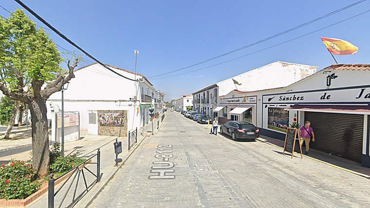 Carretera de San Juan del Puerto a Cáceres, a la altura de Jabugo