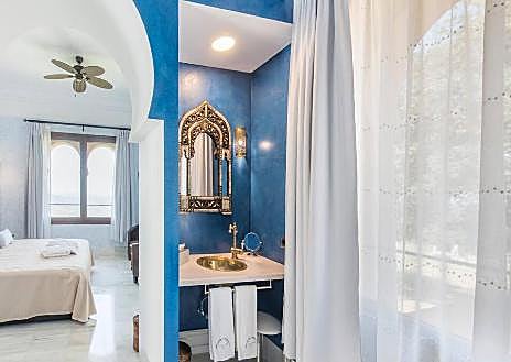 Imagen secundaria 1 - La casa rural de un pueblo de Huelva que roza el 10 en Booking y enamora a todos sus huéspedes: «Es excepcional y el entorno increíble»