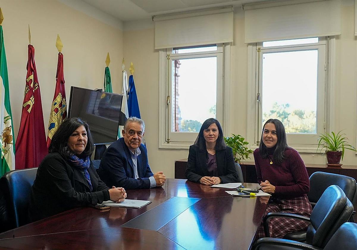 Reunión entre el Ayuntamiento de Almonte y la CHG