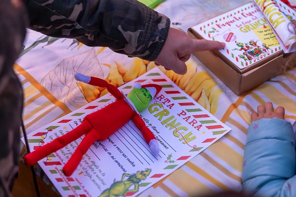 Las mejores imágenes de la inauguración de la Casa del Grinch de Corrales