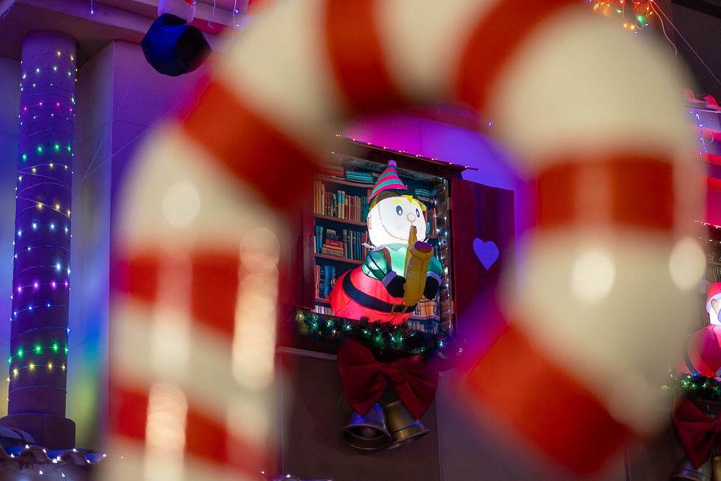 Las mejores imágenes de la inauguración de la Casa del Grinch de Corrales