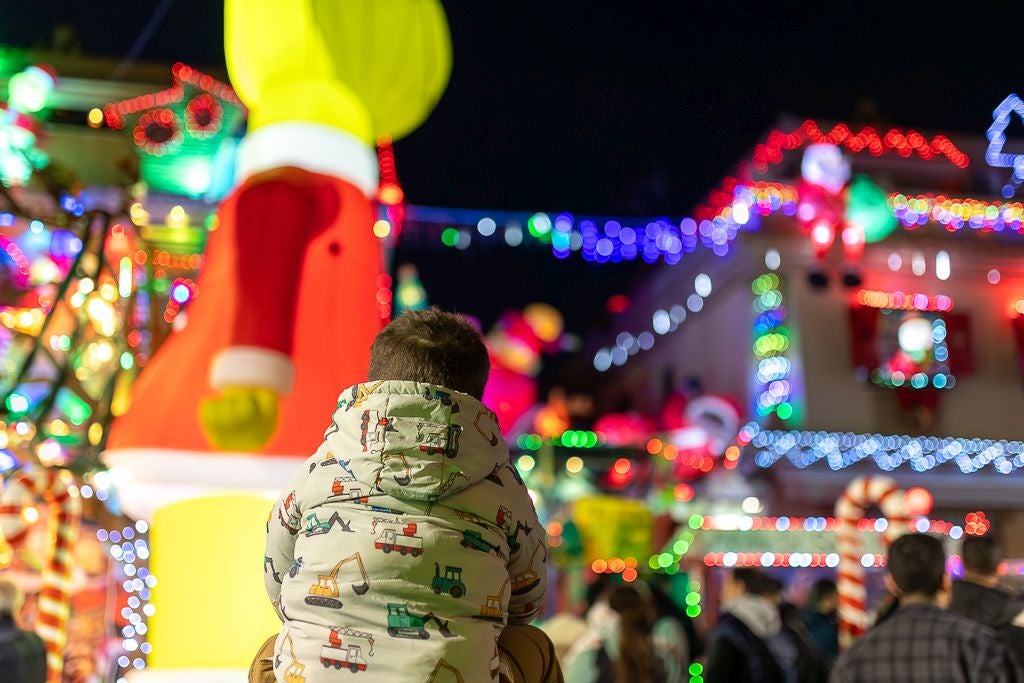 Las mejores imágenes de la inauguración de la Casa del Grinch de Corrales