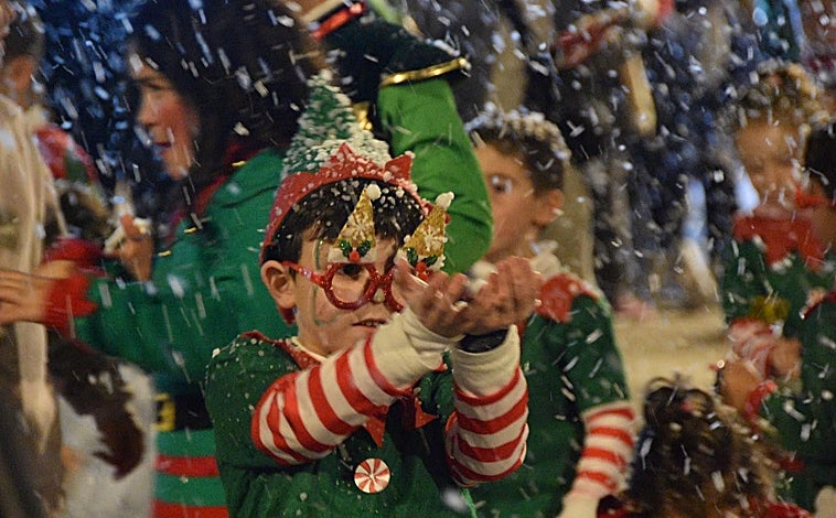 Imagen principal - También hay programada en la mágica tarde del 18 de diciembre una nevada alrededor de las 19.30 horas