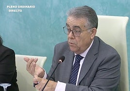 Francisco Bella promete ahora zona azul gratis hasta en primera línea de Matalascañas «para la gente de Almonte» para ganar apoyos en el pleno