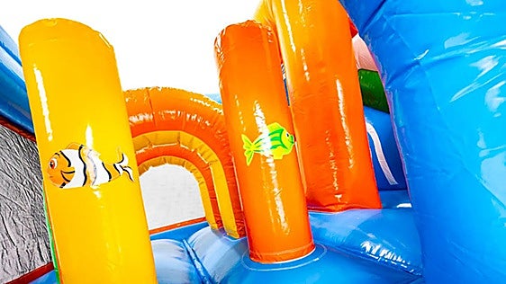 El Rompido despide el verano este martes con una gran Fiesta del Agua y atracciones hinchables gratuitas