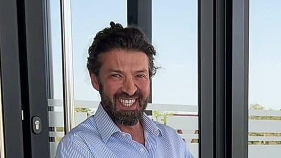 Filiberto Sosa, gerente de 22 tanatorios en Huelva: «El crematorio es lo más económico y lo más limpio. Ya se está incinerando al 65% de la población»
