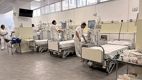 La sala de Hemodialisis del Hospital Juan Ramón Jiménez.