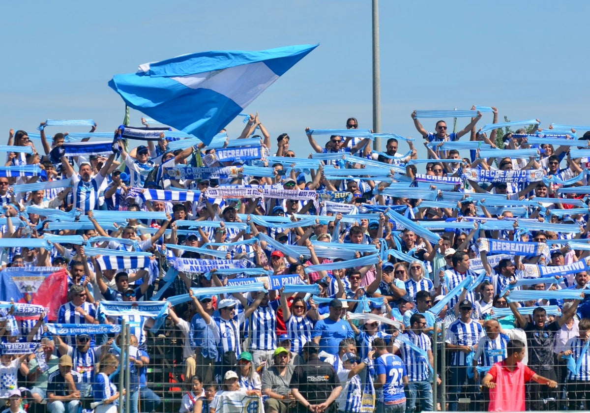 Aficionados del Decano en el partido de la pasada temporada en Cáceres