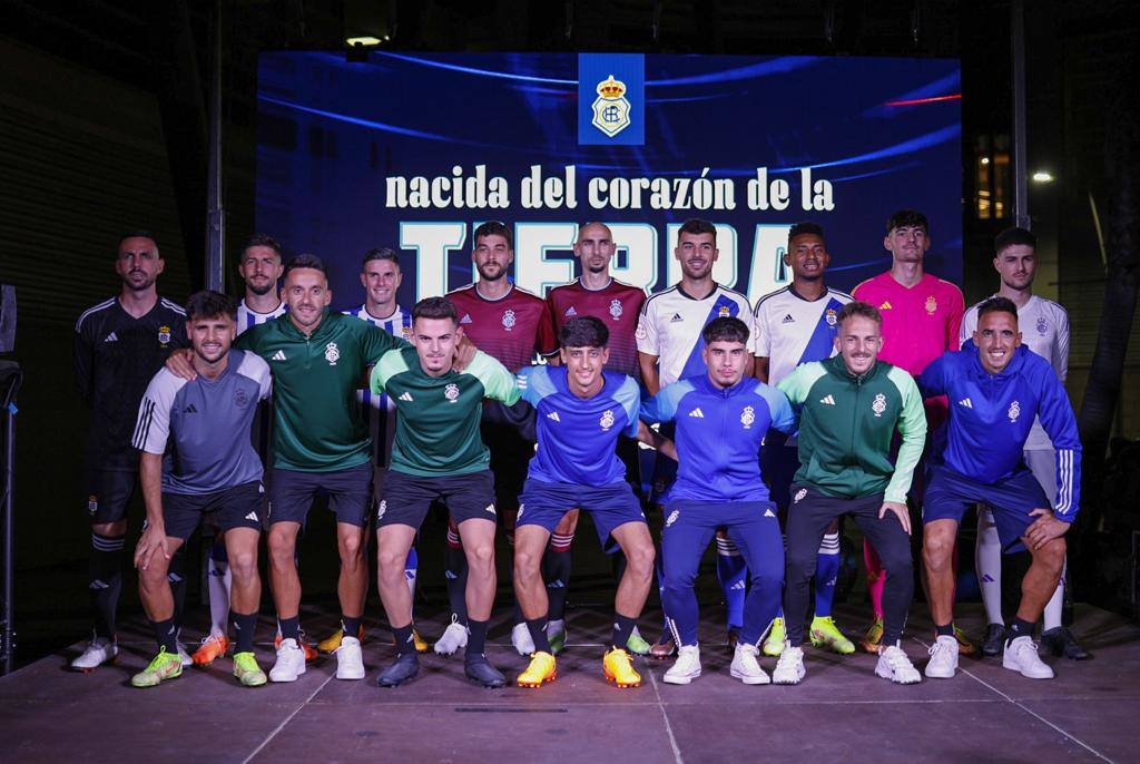 Todas las imágenes del acto de presentación de las equipaciones del Recreativo de Huelva