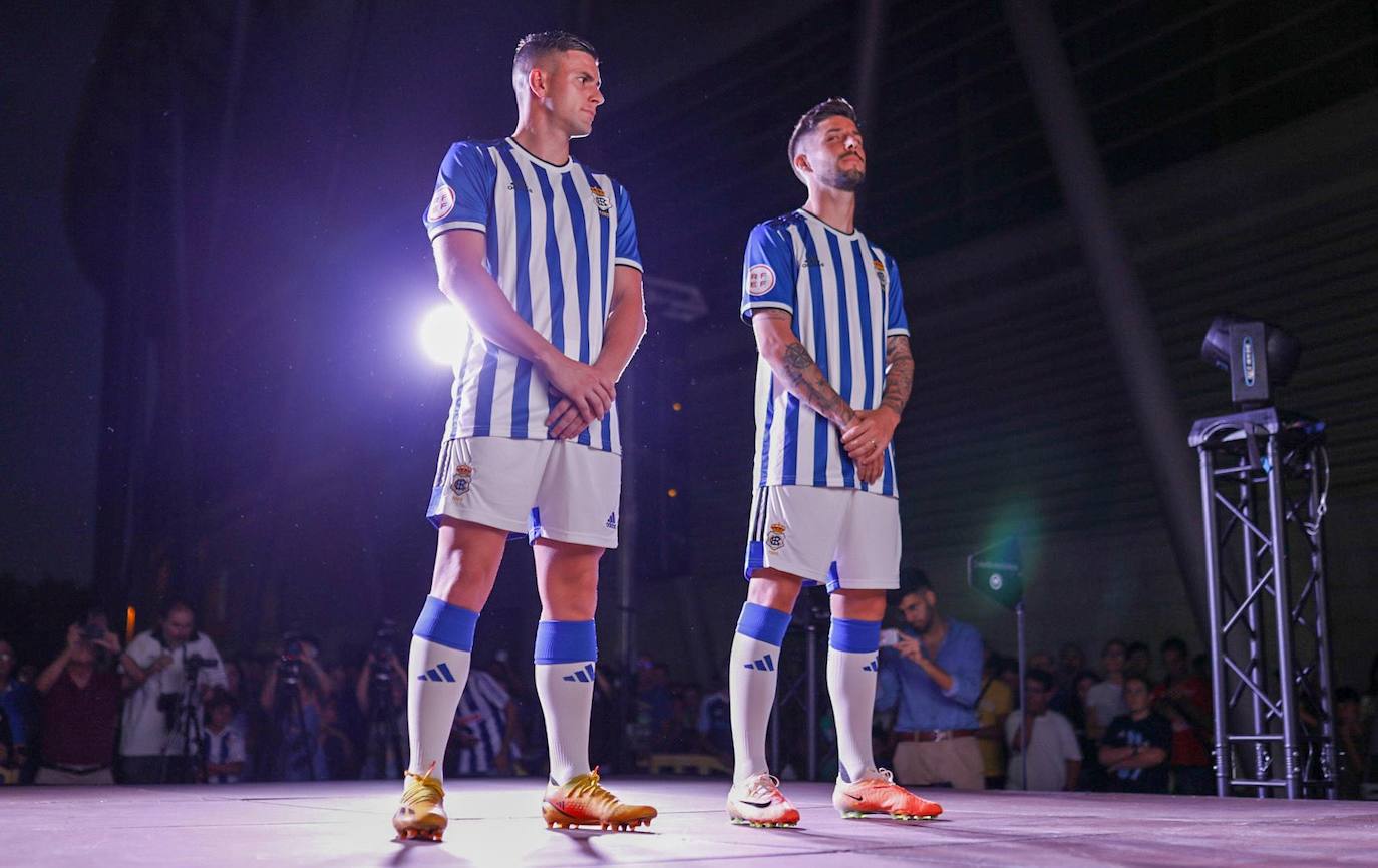 Todas las imágenes del acto de presentación de las equipaciones del Recreativo de Huelva