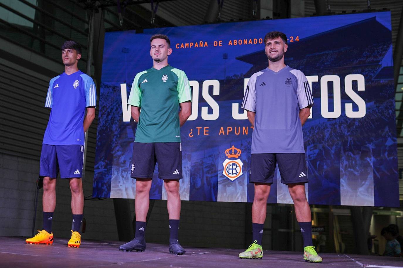 Todas las imágenes del acto de presentación de las equipaciones del Recreativo de Huelva