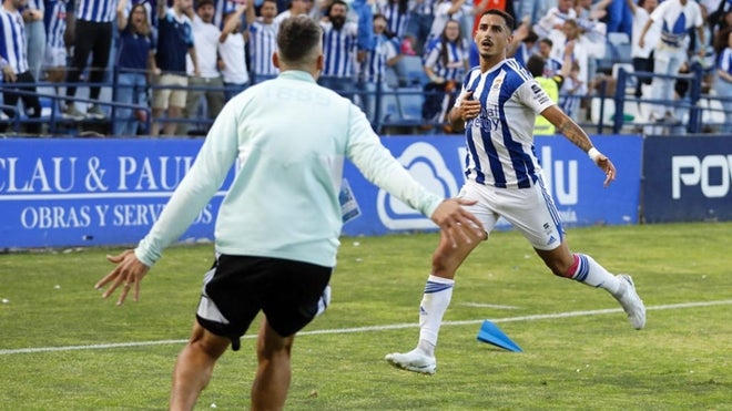 Dopi tras marcar el gol del ascenso del Decano