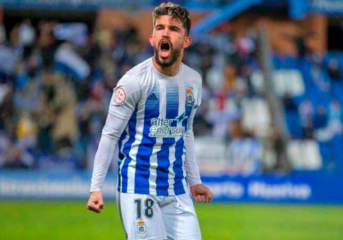 Adriá Arjona en un partido con el Recreativo