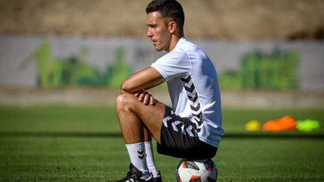 Javi Medina, técnico del Antequera, en un entrenamiento