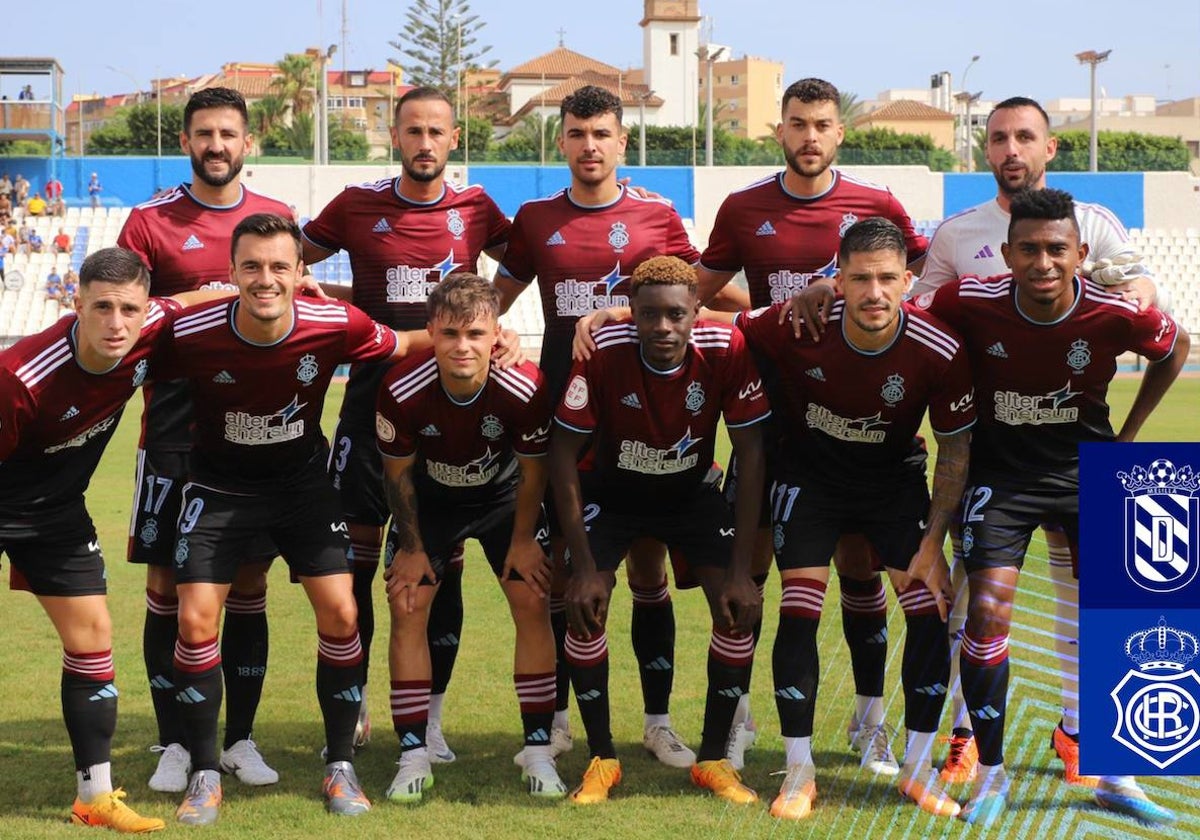 Formación inicial del Recreativo en el estadio Álvarez Claro frente al Melilla