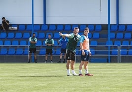 Abel Gómez, confiado: «El equipo está compitiendo muy bien y no hay que dejarse llevar sólo por los resultados»
