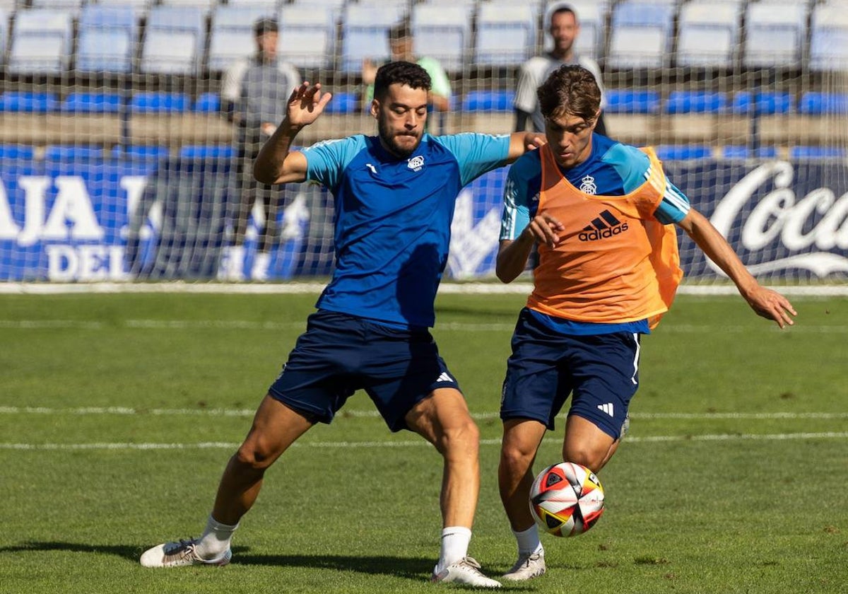 Luis Alcalde y José Antonio de la Rosa en un entrenamiento en el Nuevo Colombino