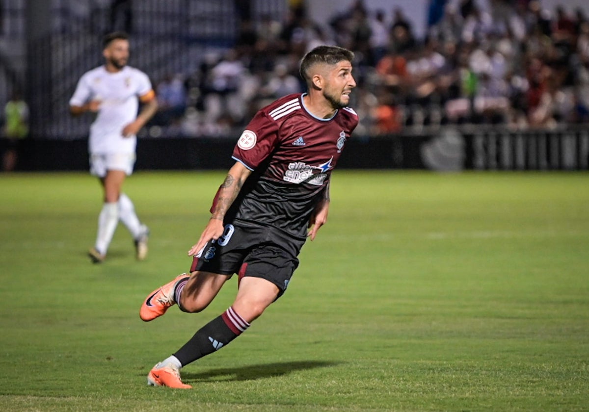 Antonio Domínguez fue titular en la derrota del Recreativo en Ibiza