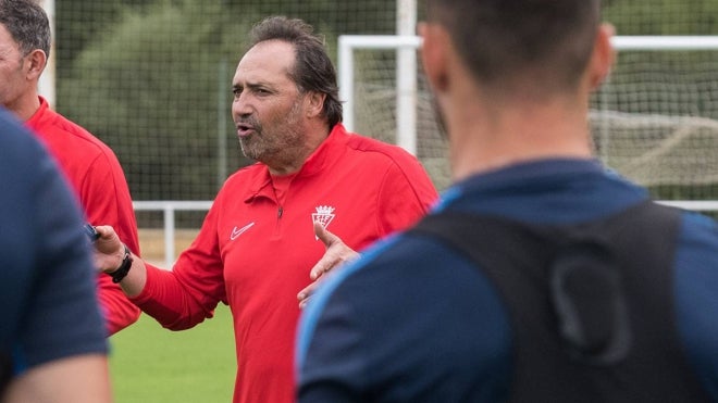 Alfredo Santaelena en uno de sus primeros entrenamientos con el San Fernando