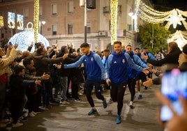Las imágenes del entrenamiento del Recreativo a las puertas del Ayuntamiento de Huelva