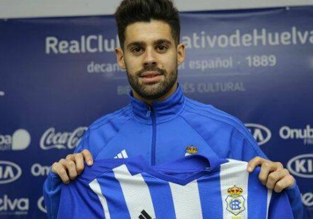 Iván Agudo en su presentación como futbolista del Recreativo de Huelva