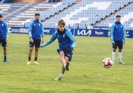 Pablo Caballero pasa hoy por el quirófano y José Antonio de la Rosa no viajará a Alcoy