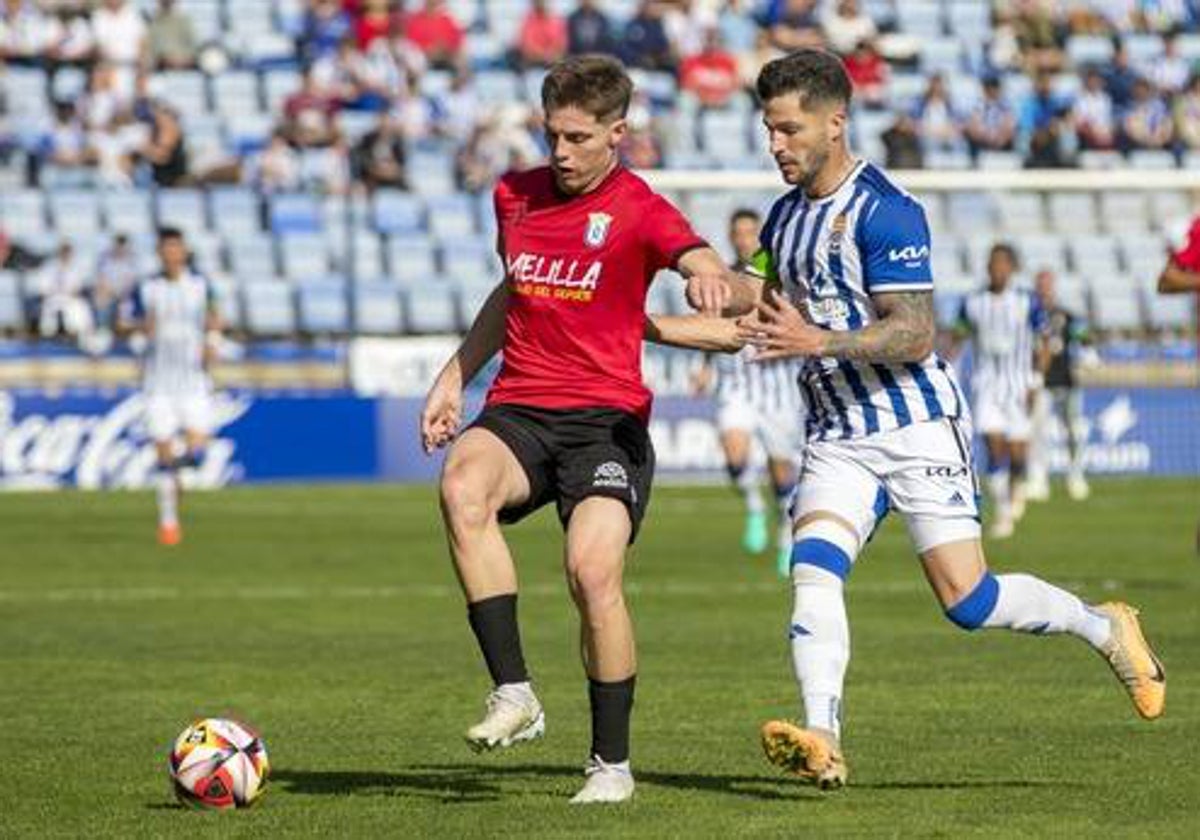 Caye Quintana firmó el triunfo del Recreativo frente al Melilla gracias a sus dos goles