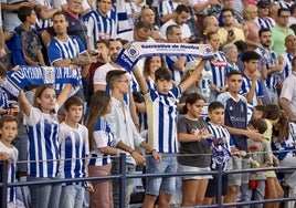 1.500 aficionados del Recreativo le pondrán colorido a una Rosaleda a reventar