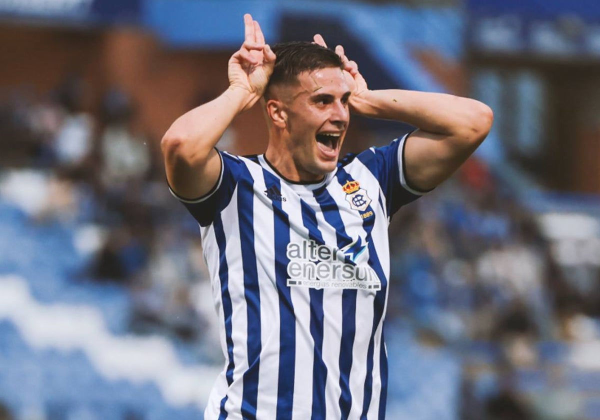 El centrocampista David del Pozo celebrando su gol en el Recreativo-San Fernando