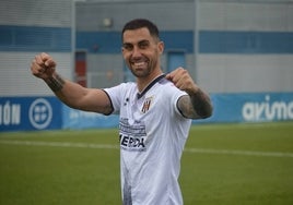 Manuel Bonaque, el regreso del capitán del Mérida y uno de los 'valientes' de Álvaro Cervera en el Recreativo