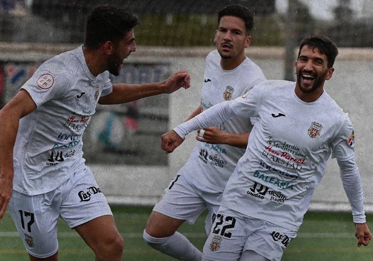 Víctor Barroso celebrando un gol con el Penya Deportiva