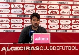 Lolo Escobar, técnico del Algeciras: «Es la última bala del Recre y espero un Colombino hasta arriba»