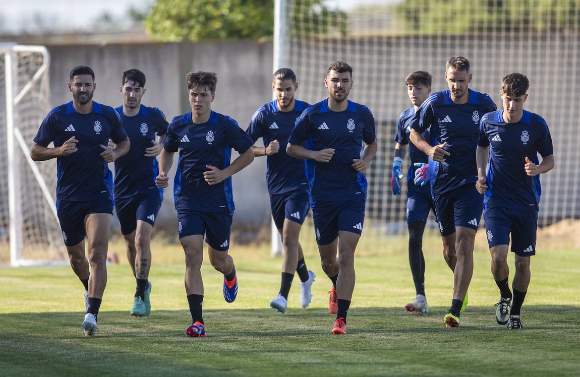 El primer día de la pretemporada del Recreativo de Huelva 2024-25, en imágenes
