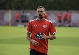 El Recreativo anuncia el nombre del sustituto de Rahim en el lateral zurdo