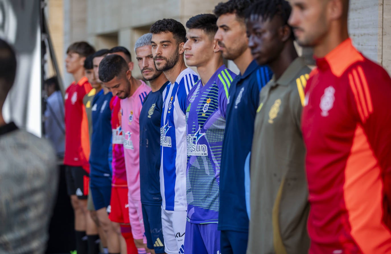 Presentación de las equipaciones: Así lucirá en los partidos y en los entrenamientos el Recreativo 2024/25