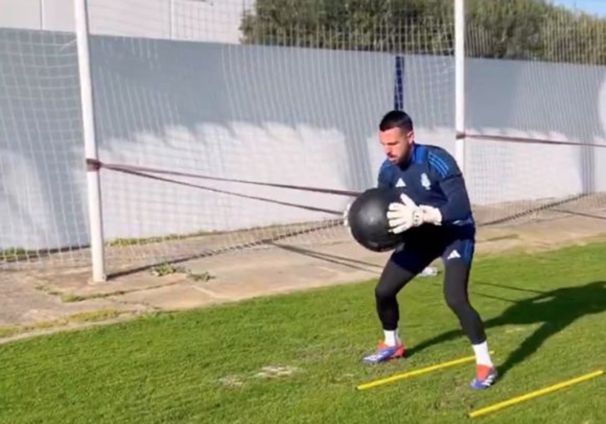 Rubén Gálvez, en un momento del entrenamiento de este lunes