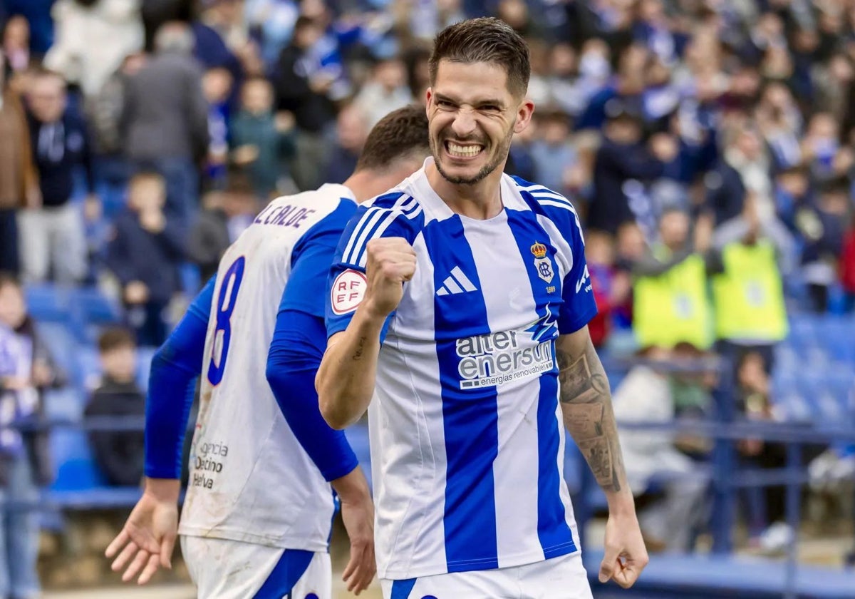 Caye Quintana celebrando uno de los goles que consiguió recientemente contra el Atlético B