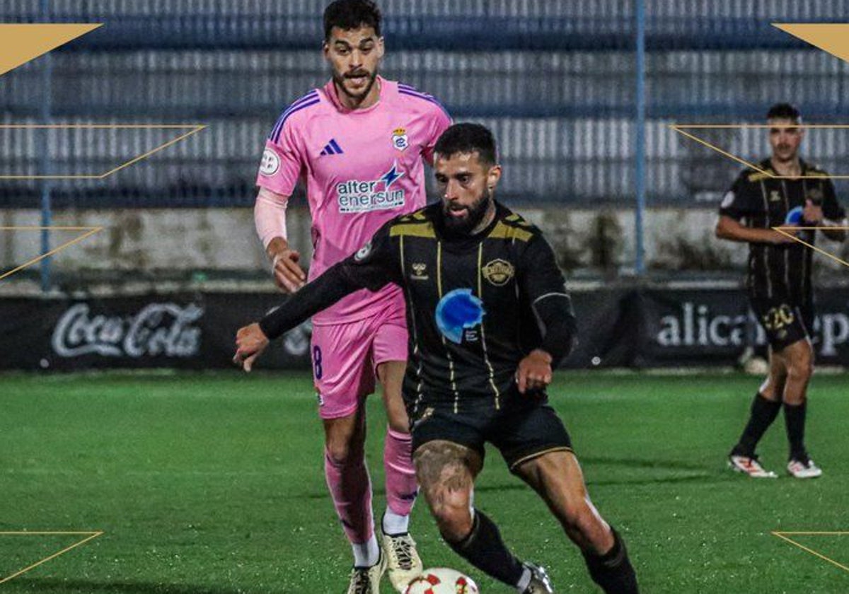 Luis Alcalde durante el empate cosechado por el Recreativo ante el Intercity