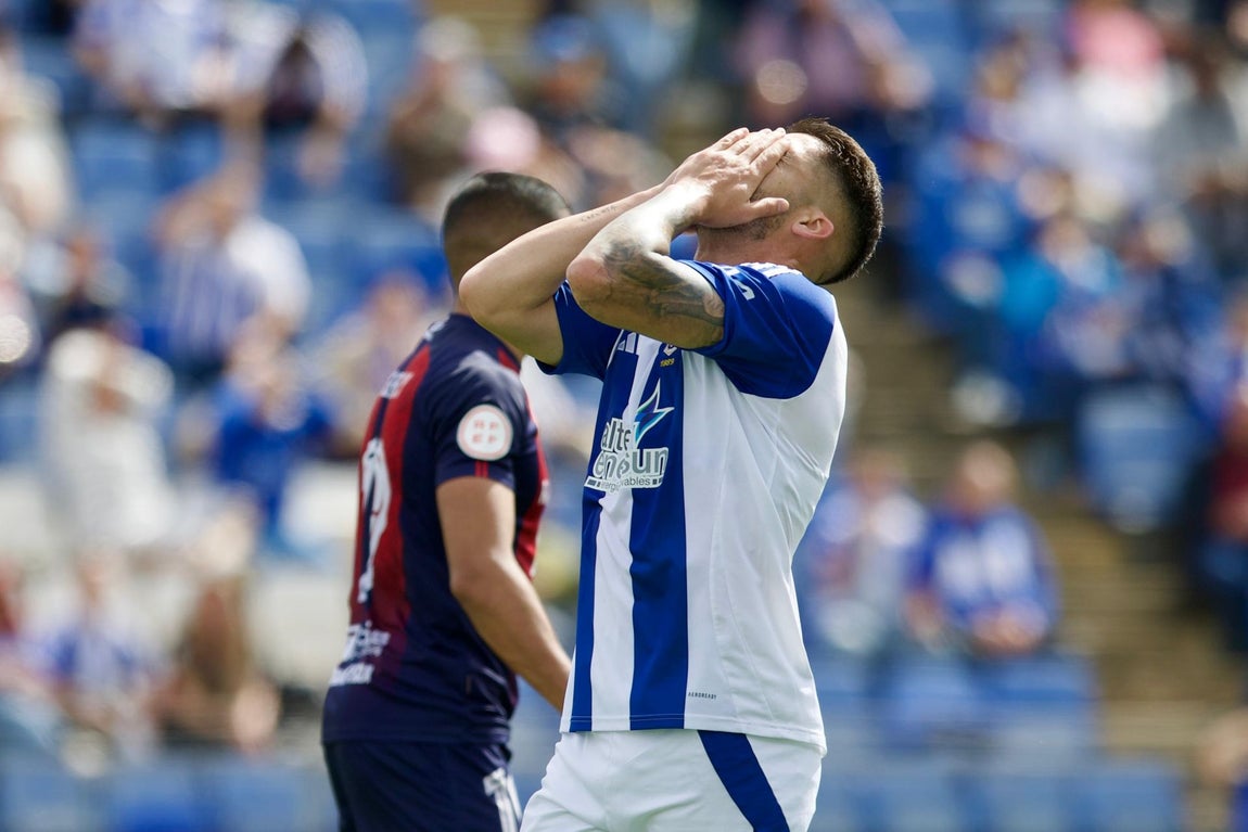 Las mejores imágenes de la victoria del Recreativo ante el Yeclano