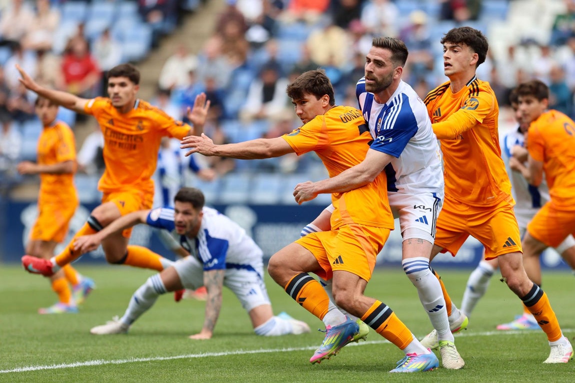 Recreativo - Castilla, en imágenes: La afición acabó muy cabreada