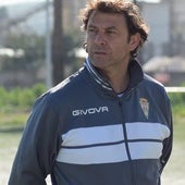 Raúl Galbarro en su etapa como entrenador del Córdoba juvenil
