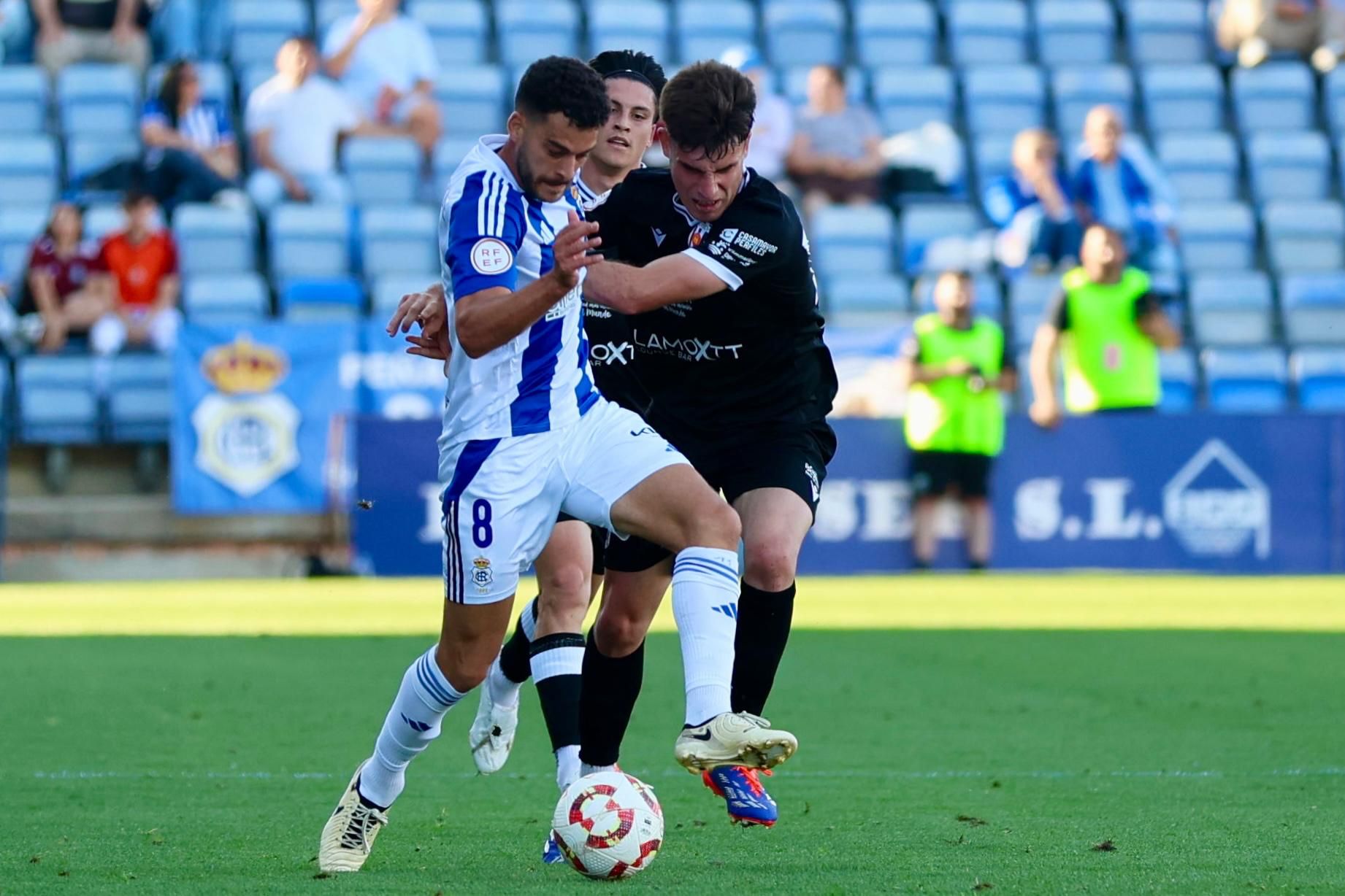 El descenso del Recreativo de Huelva tras perder con el Mérida, en imágenes
