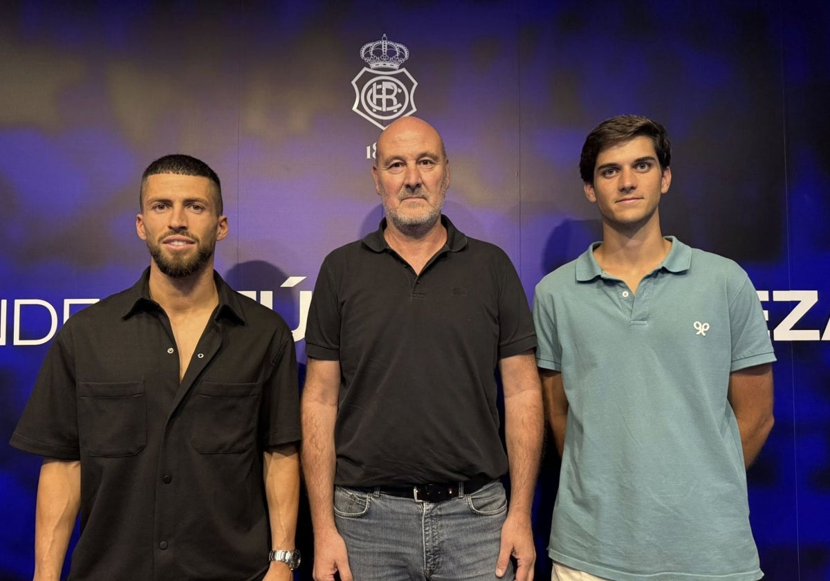 Jero Lario y David Gil, con Roberto Ríos