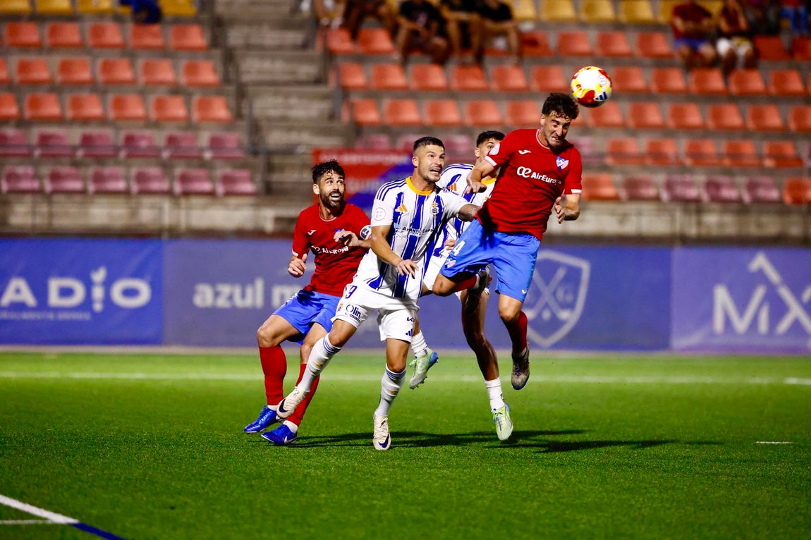 Las imágenes de la victoria del Recre en Estepona