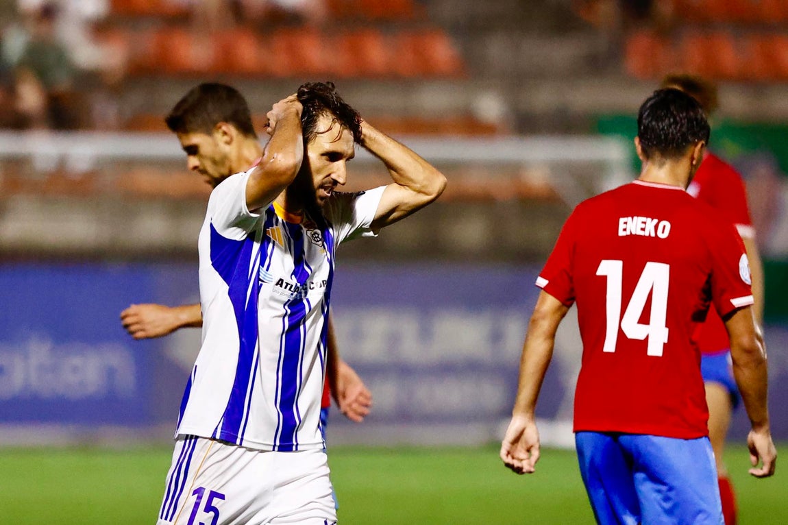 Las imágenes de la victoria del Recre en Estepona