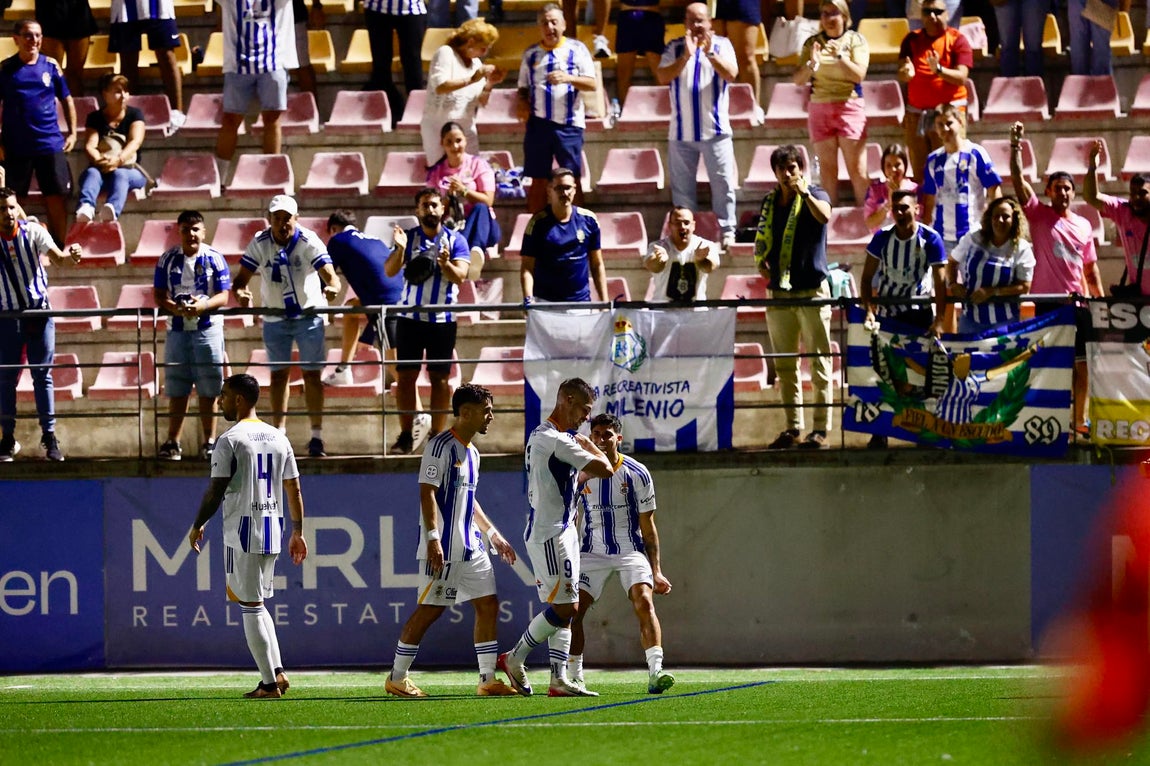 Las imágenes de la victoria del Recre en Estepona