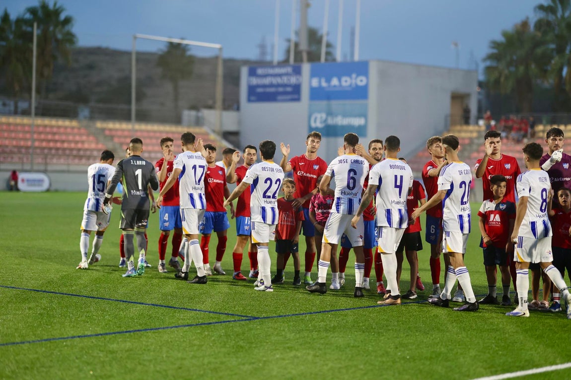 Las imágenes de la victoria del Recre en Estepona